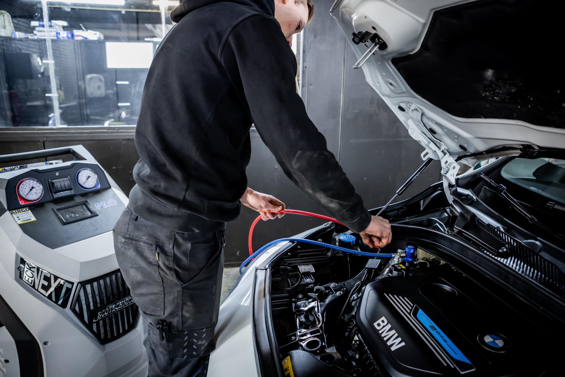 Inconsistent Behoefte aan halen Airco BMW onderhoud: bijvullen, reinigen, repareren