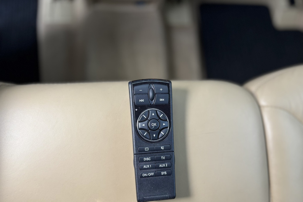 44624543-45.jpg