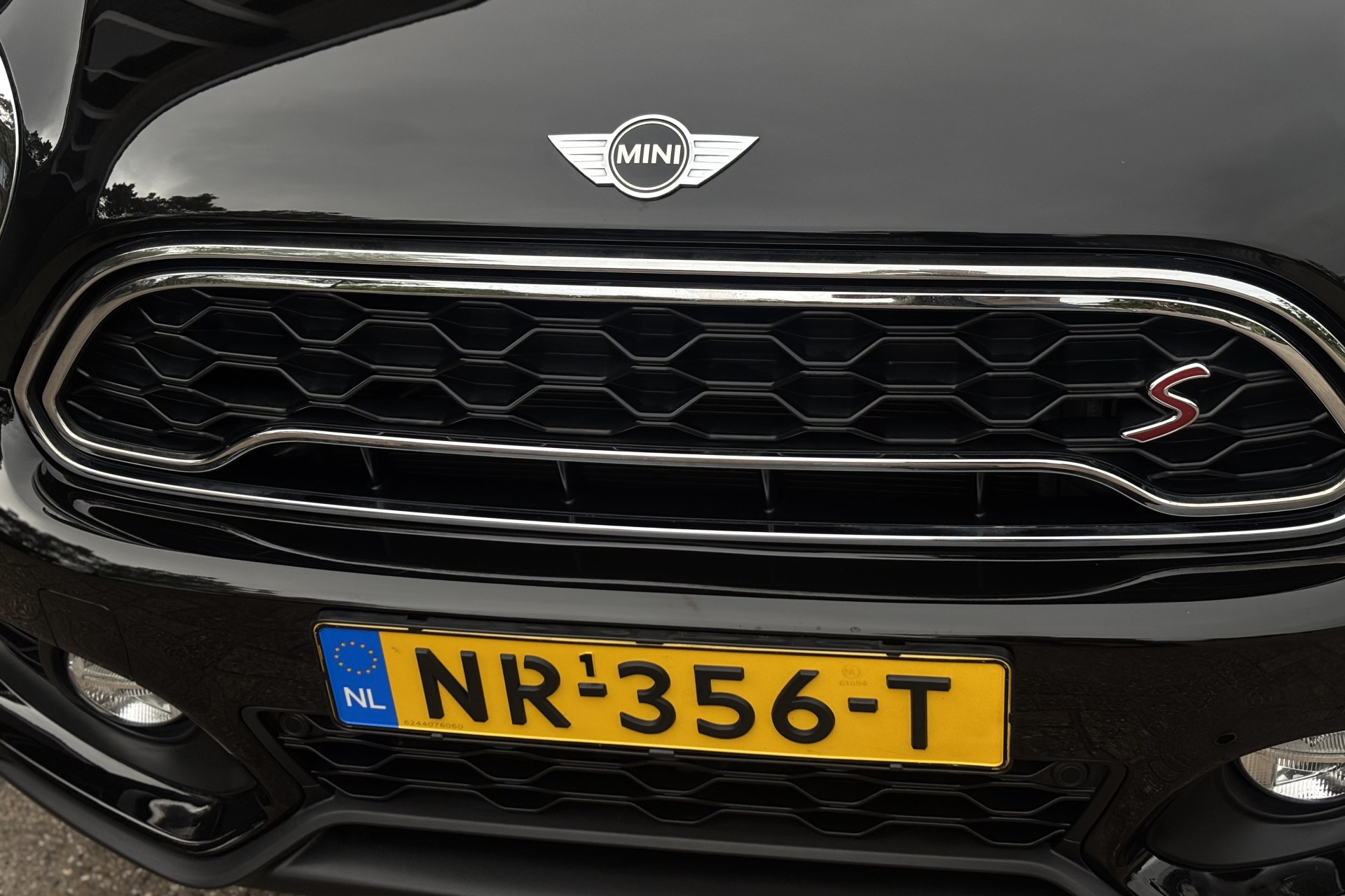 47423325-3.jpg