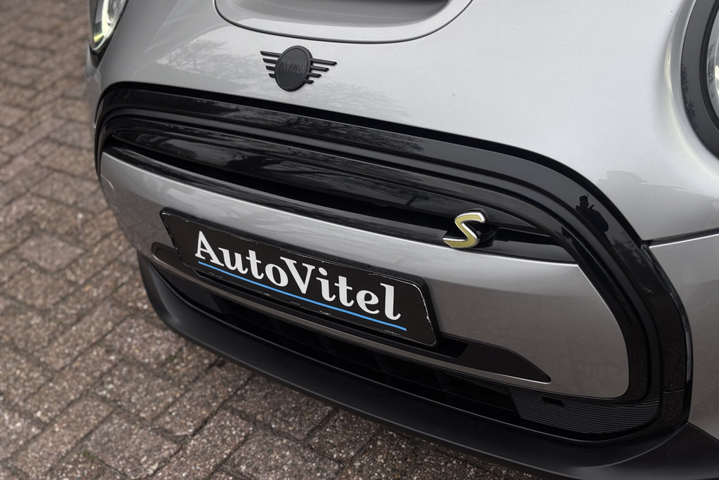 49778925-4.jpg