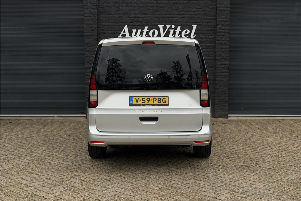 51701161-23.jpg