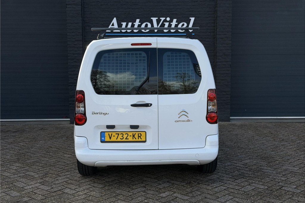 52471257-9.jpg