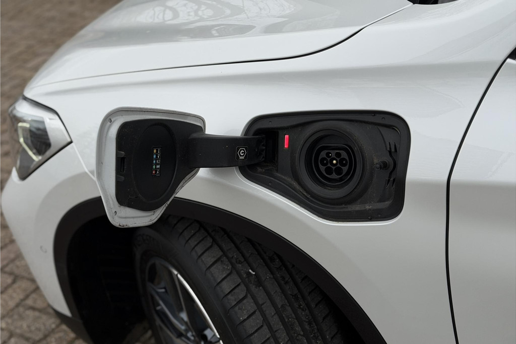 52503016-6.jpg