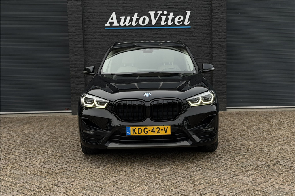 52633533-11.jpg