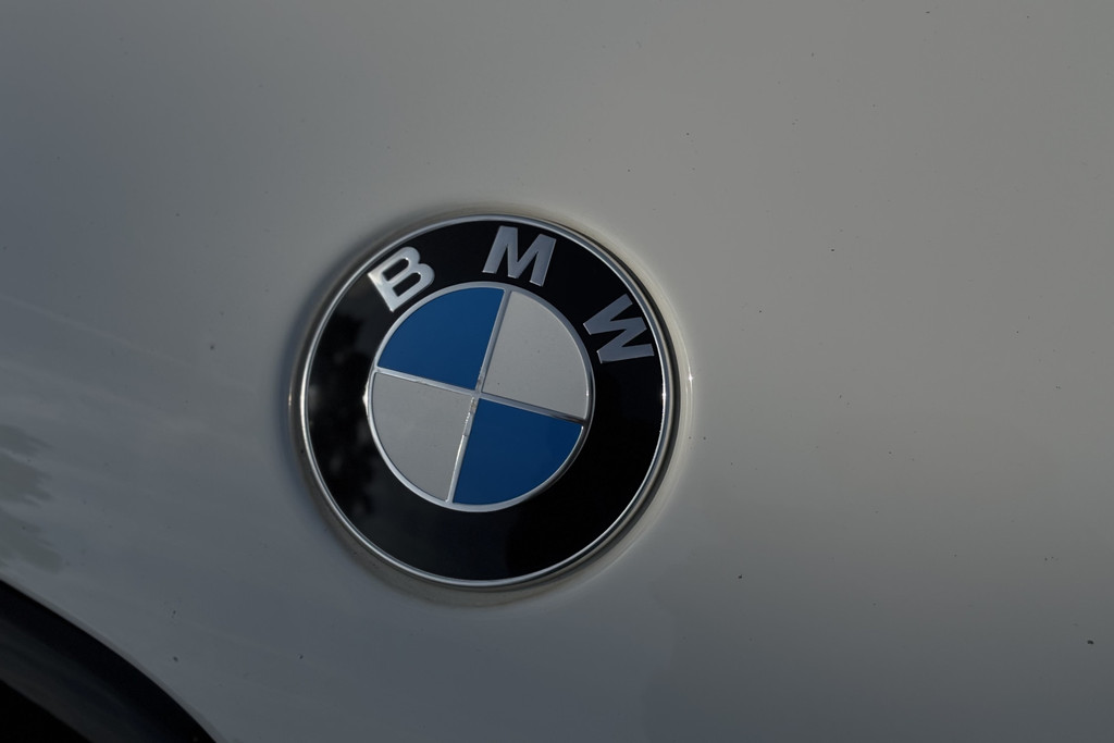 52768178-5.jpg