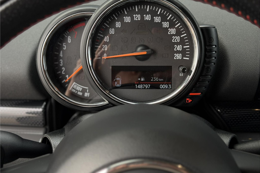 52781659-21.jpg