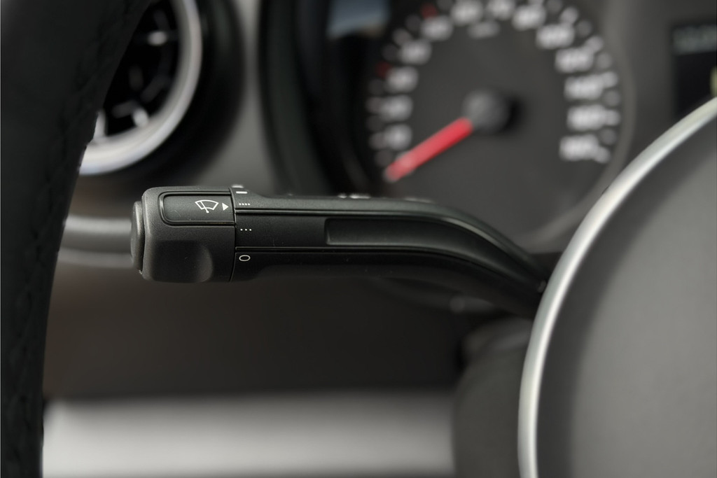 53234884-17.jpg