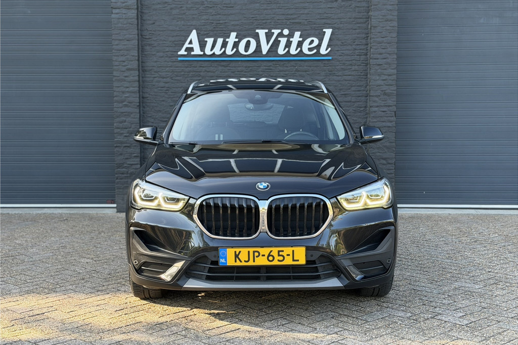 53625408-7.jpg