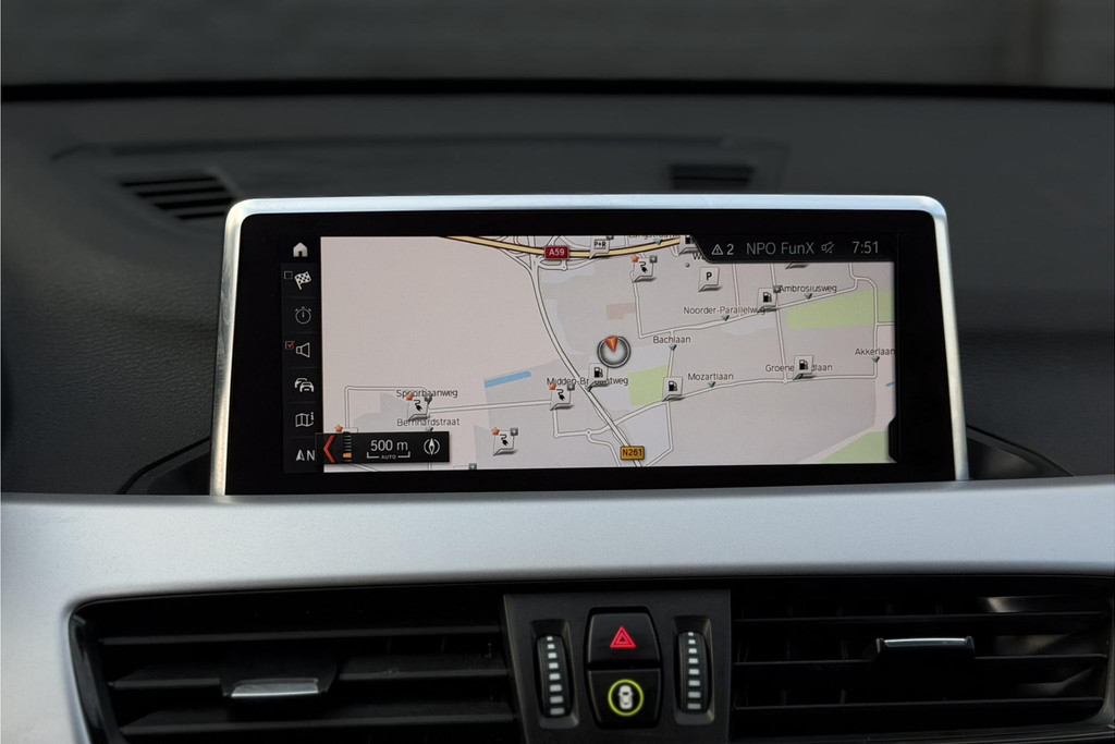 53706167-18.jpg