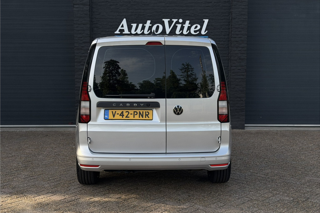 53929396-25.jpg