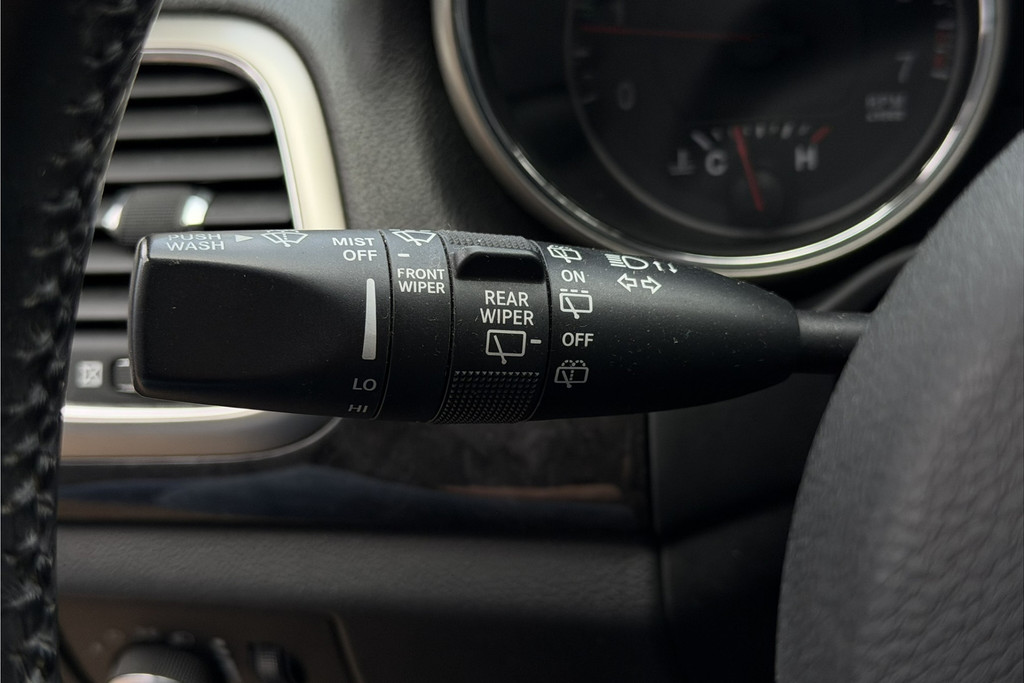 54385104-17.jpg