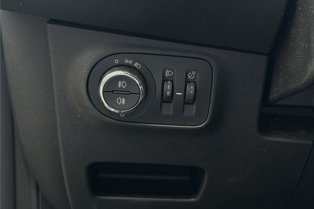 55586441-28.jpg