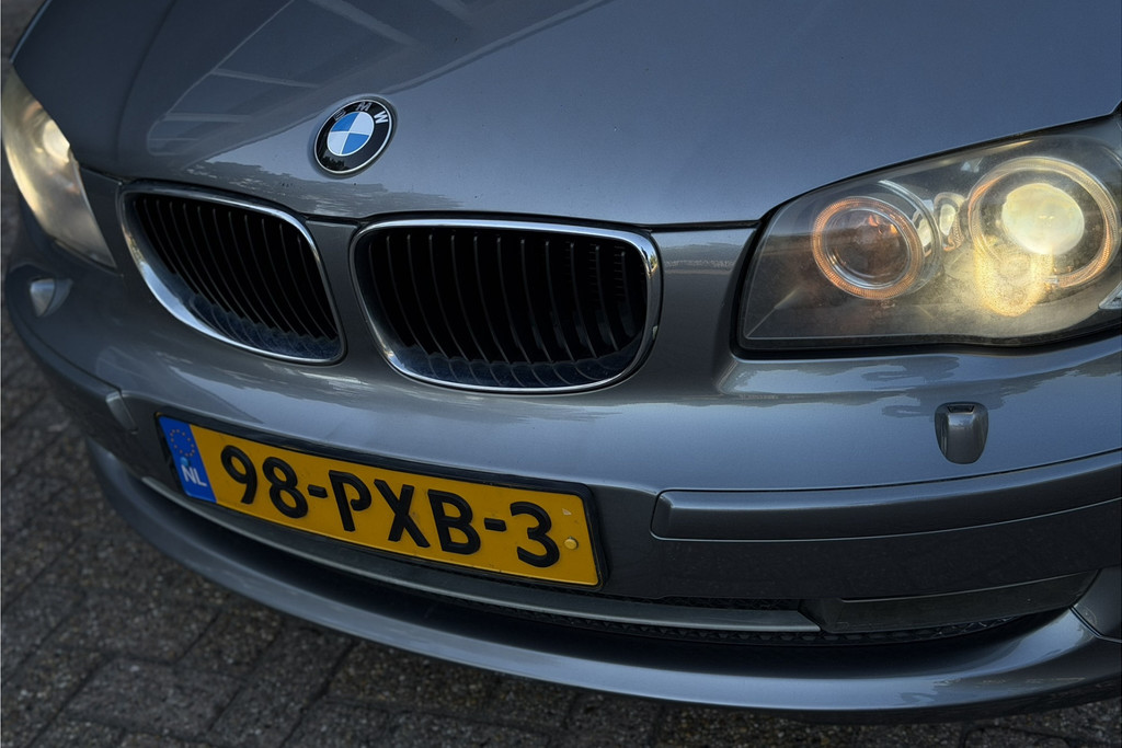 55915064-3.jpg