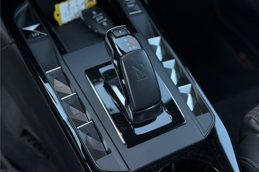 55915320-25.jpg