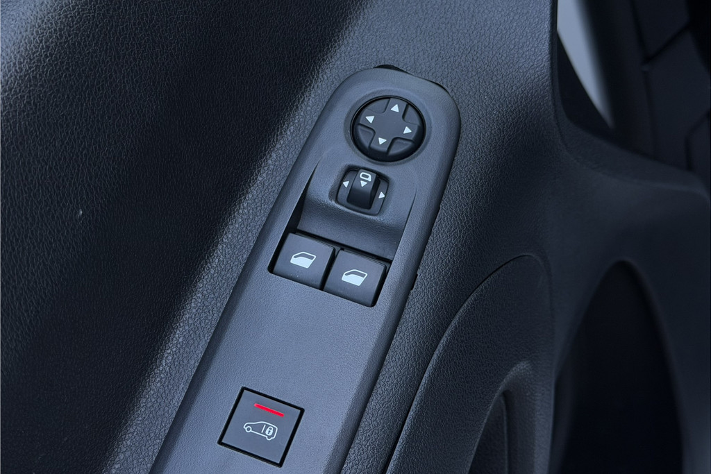 56676926-30.jpg