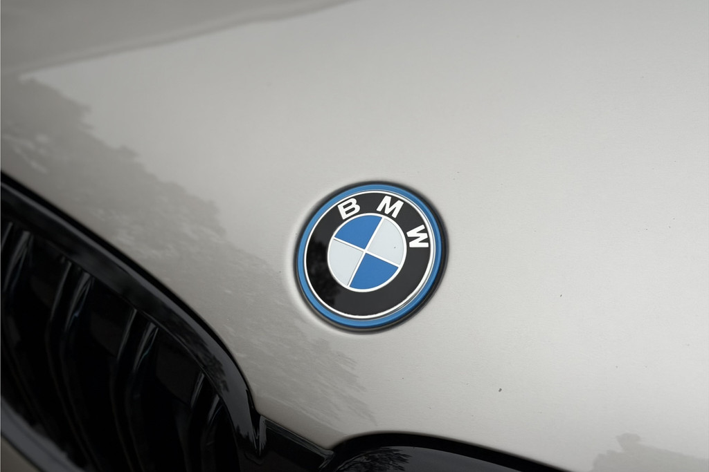 56676954-5.jpg